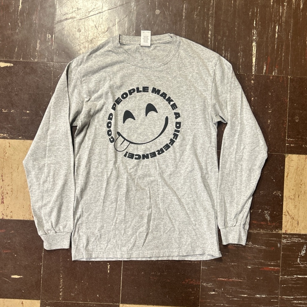 Gildan Gray Long Sleeve Tee with Smiley Face Design